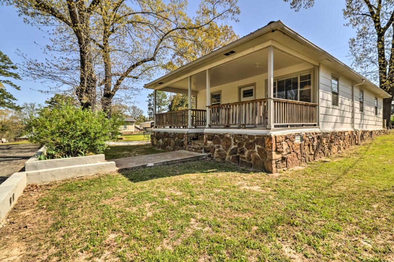 Charming Home With Porch Walk To Greers Ferry Lake! Fairfield Bay Εξωτερικό φωτογραφία