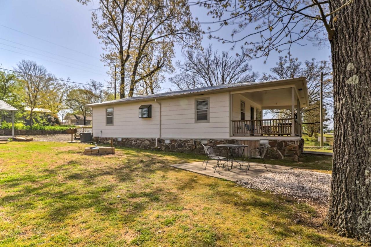 Charming Home With Porch Walk To Greers Ferry Lake! Fairfield Bay Εξωτερικό φωτογραφία