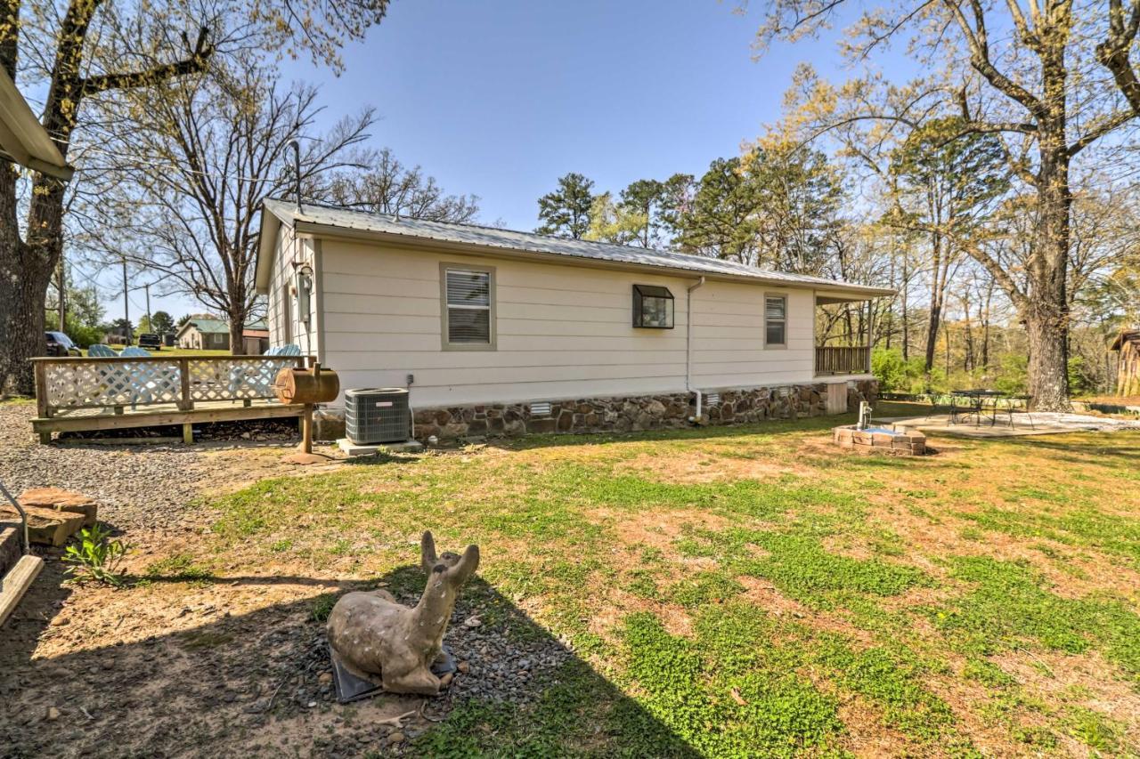 Charming Home With Porch Walk To Greers Ferry Lake! Fairfield Bay Εξωτερικό φωτογραφία